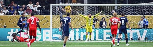 巴黎圣日耳曼大胜拜仁，迈向四冠王，金球奖在望