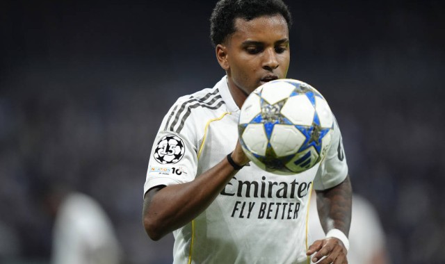 西甲第11轮赛程揭晓：皇马与巴萨主场迎战，谁能拿下关键胜利？