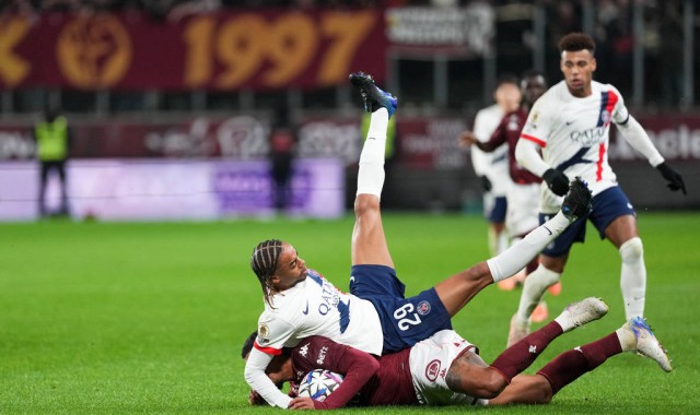 法甲-18岁新星处子球拉莫斯杜埃破门 巴黎3-2梅斯迎两连胜