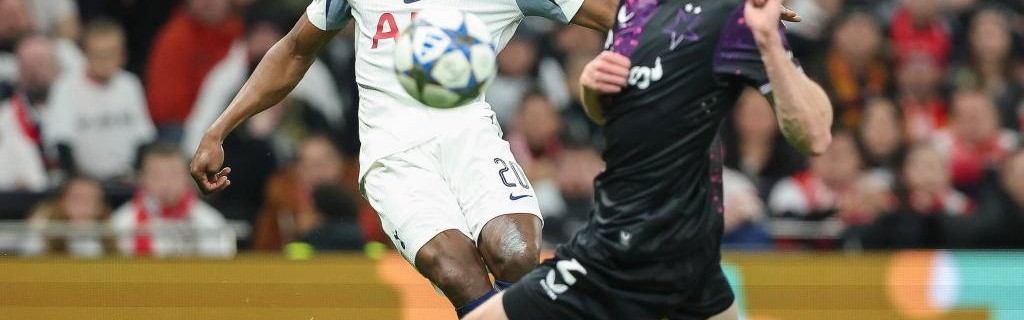 欧冠联赛阶段第6轮：热刺3-0布拉格斯拉维亚 西蒙斯造点破门库杜斯点射