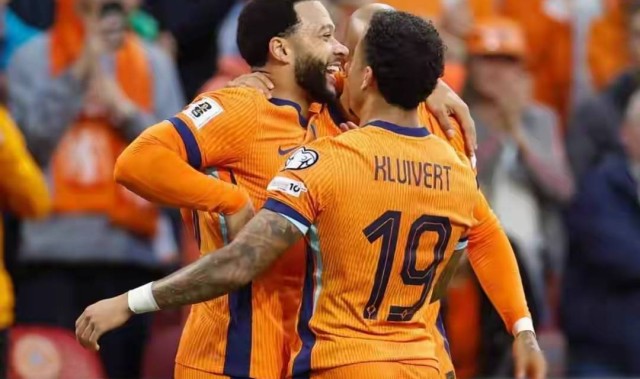 1-1平垫底狼队+24分丢12分！阿莫林3-4-3失灵，曼联争五悬了？