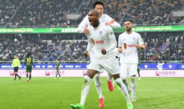 19球锋霸遭欧洲豪门截胡！大连英博夏窗首签告吹，紧急启动B计划