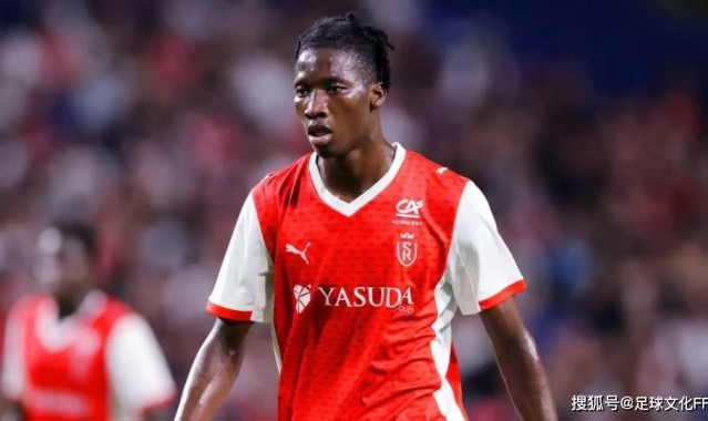 纽卡斯尔接近击败曼联，达成一项创纪录的法甲中场球员交易