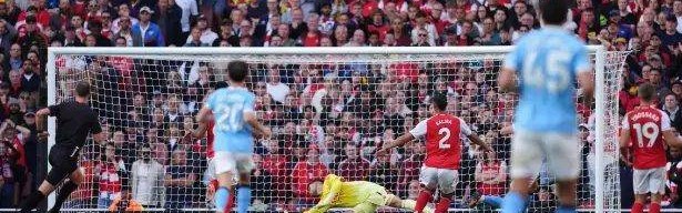 师徒再斗局部反转，阿尔特塔靠换人扳平；瓜帅的极致保守几乎成功，英超榜首被利物浦抢走节奏