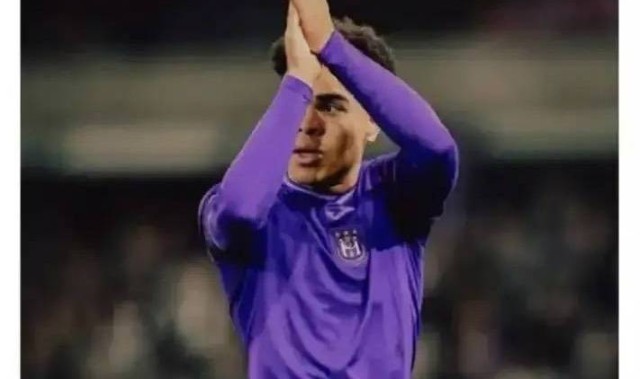 意甲媒体透露：米兰对安德莱赫特的中场球员斯特罗伊肯斯充满兴趣，其身价1200万欧元