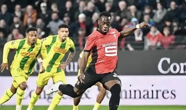 意甲媒体透露：若丘库埃泽离队，雷恩边锋卡里姆恩多将是替代者，阿莱格里十分欣赏他