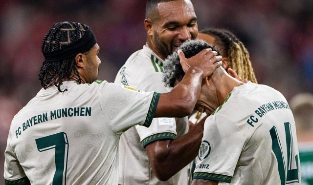 4-0！凯恩独享历史第一，C罗神迹告破，拜仁全胜领跑德甲