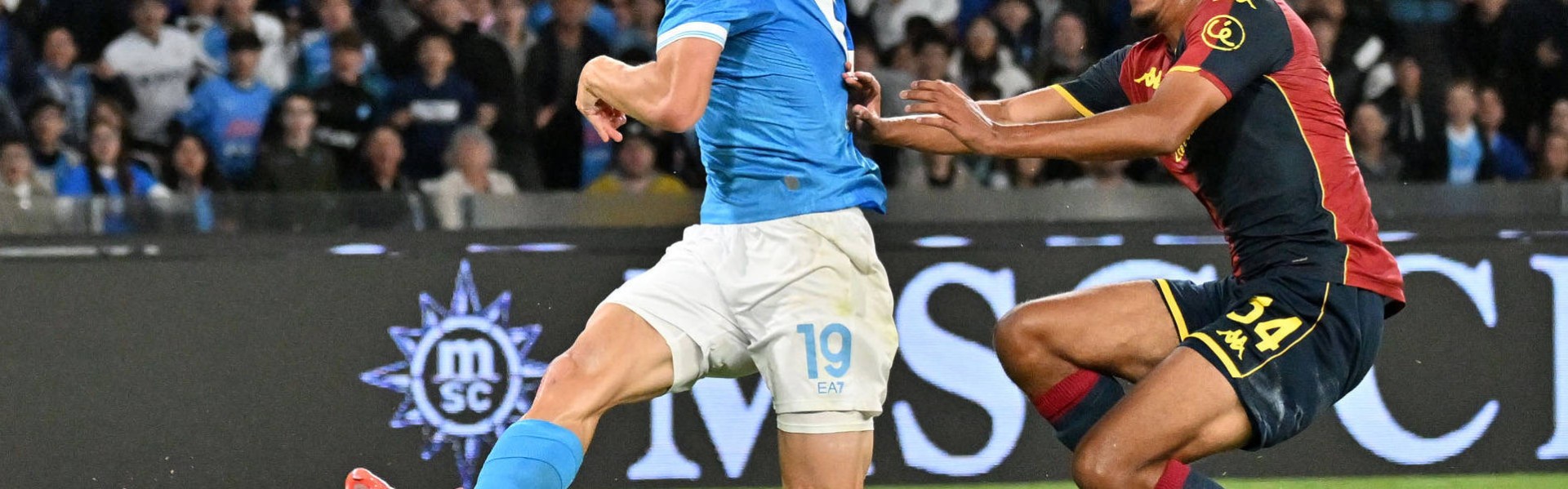 （体育）足球——意甲：那不勒斯胜热那亚