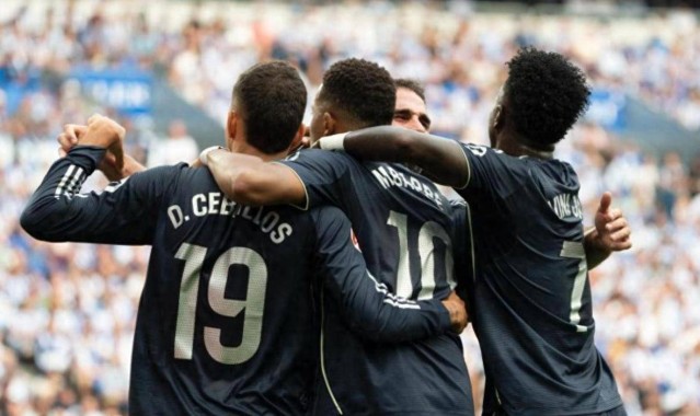 10人，争议判罚！姆巴佩造2球，皇马2-1、强取4连胜，领先西甲积分榜