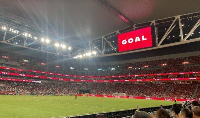 香港迎来盛夏足球热！利物浦等豪门启德对决，观众人数创新高