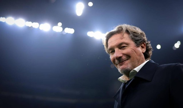 国米4-0大胜科莫，意甲积分榜领跑！明天那不勒斯与尤文的巅峰对决引人关注